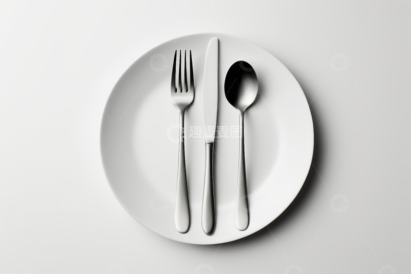 高清大图下载【趣麦麦图】白色餐盘上的刀叉勺餐具