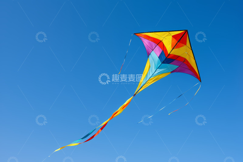 高清大图下载【趣麦麦图】彩色风筝在蓝天中飞翔