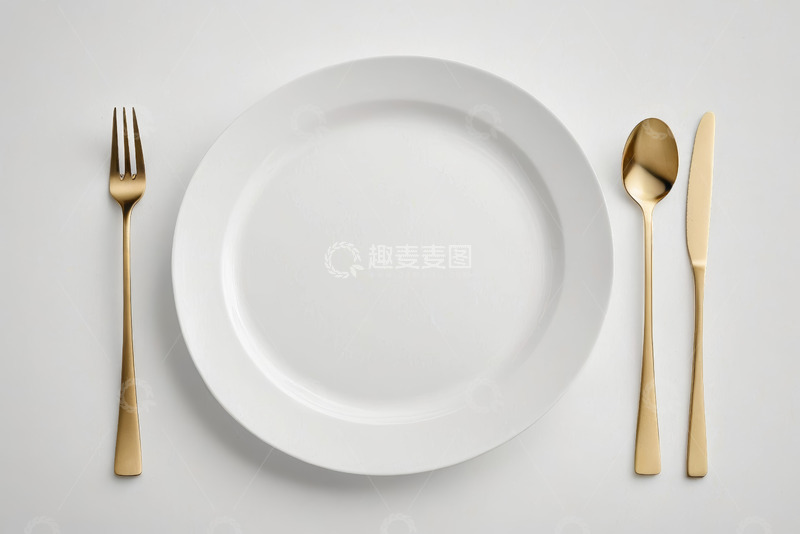 高清大图下载【趣麦麦图】白色盘子与金色餐具摆拍