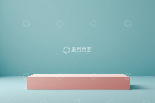 浅蓝背景下的粉色长方体展示台
