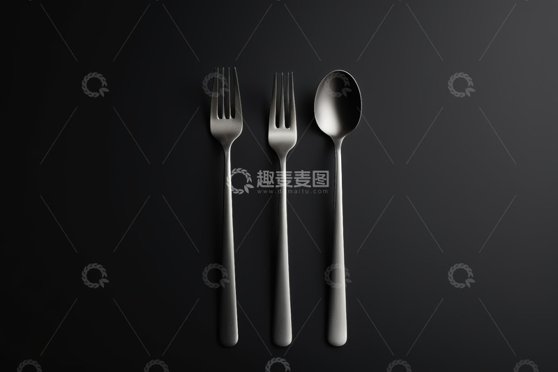高清大图下载【趣麦麦图】黑色背景下的银色餐具