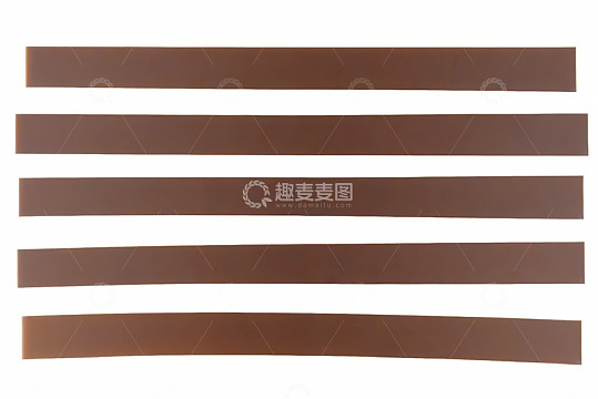 白色背景棕色长条物品