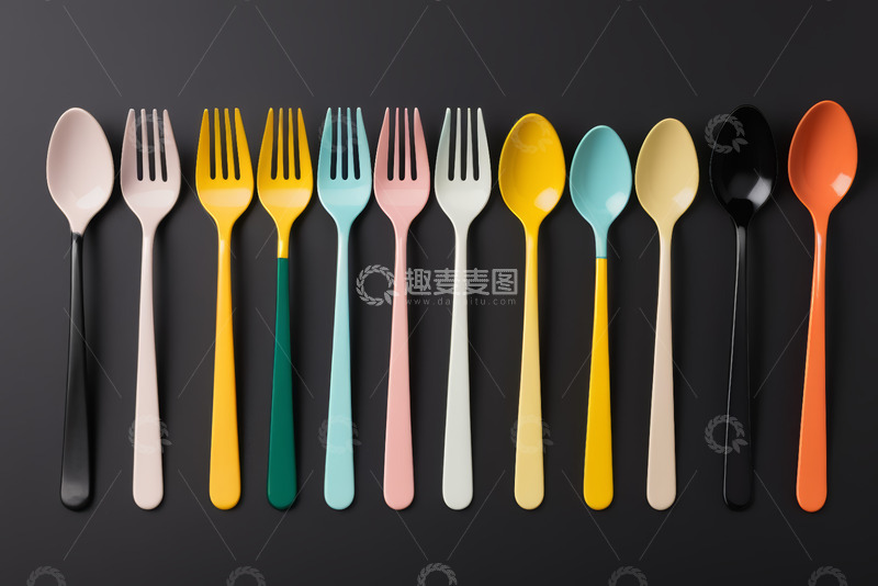 高清大图下载【趣麦麦图】彩色餐具勺子叉子排列展示
