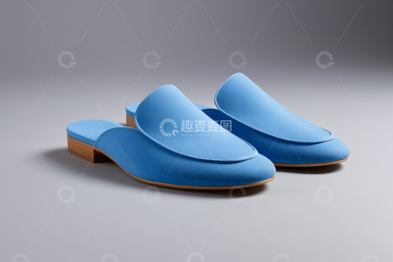 高清大图下载【趣麦麦图】蓝色皮质拖鞋产品展示