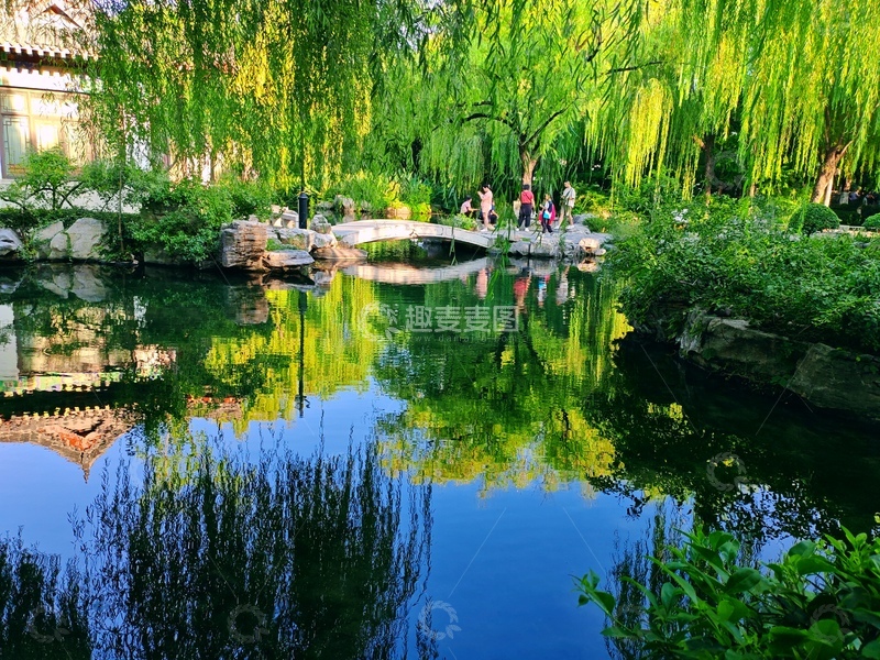 高清大图下载【趣麦麦图】柳岸亭台水映天