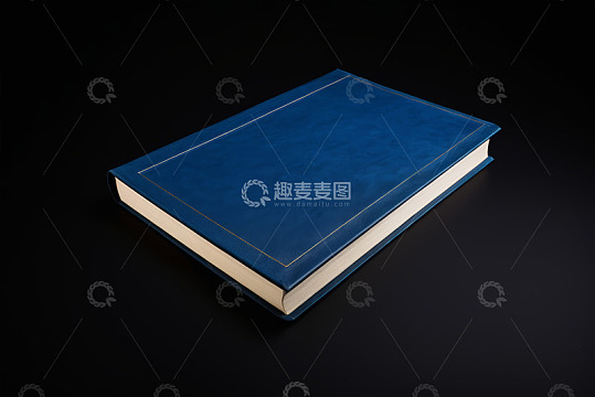 蓝色精装书籍静物