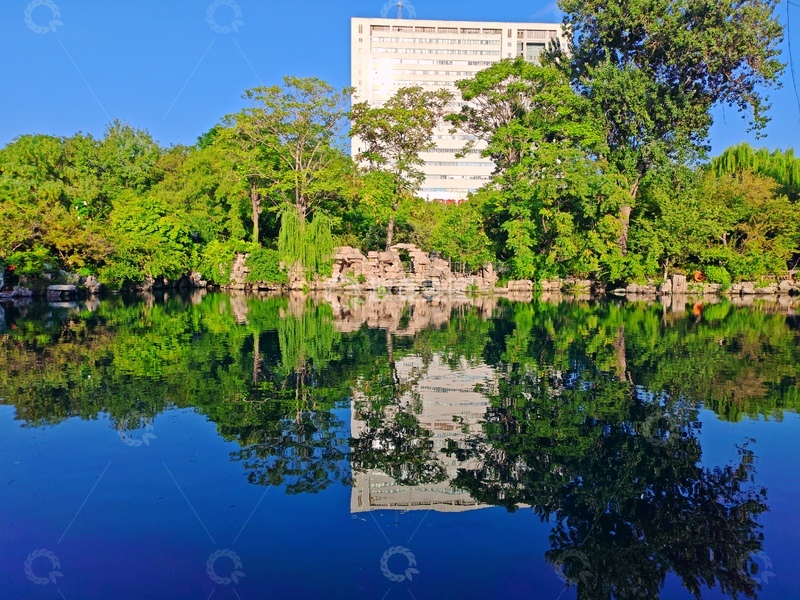 高清大图下载【趣麦麦图】-城市公园倒影风光