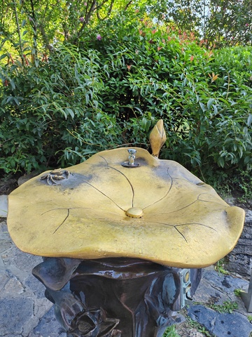 石雕叶形喷泉户外景观