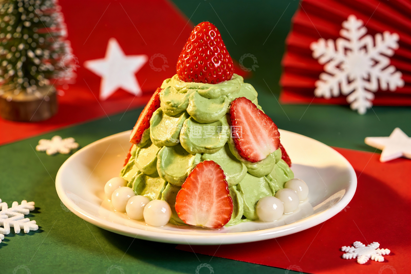 源文件下载【趣麦麦图】圣诞限定的草莓抹茶冰2