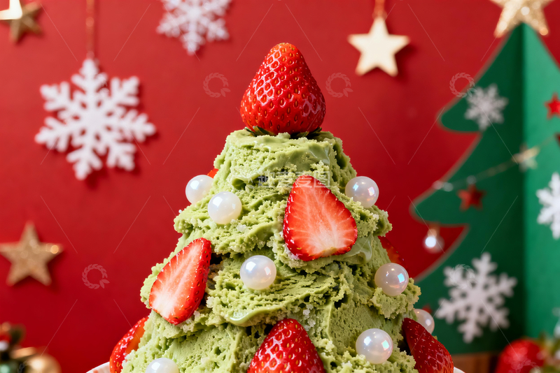 源文件下载【趣麦麦图】圣诞限定的草莓抹茶冰1
