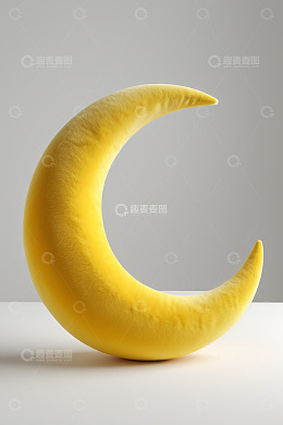 黄色月牙形毛绒抱枕特写