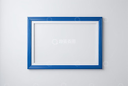 白色背景上的蓝色相框