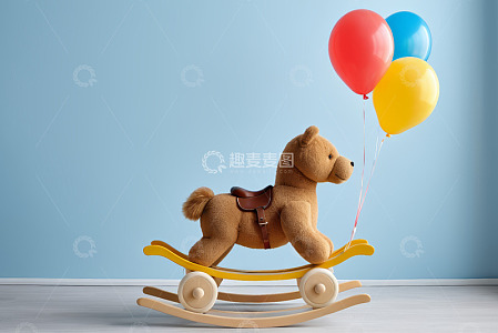 毛绒玩具马配彩色气球