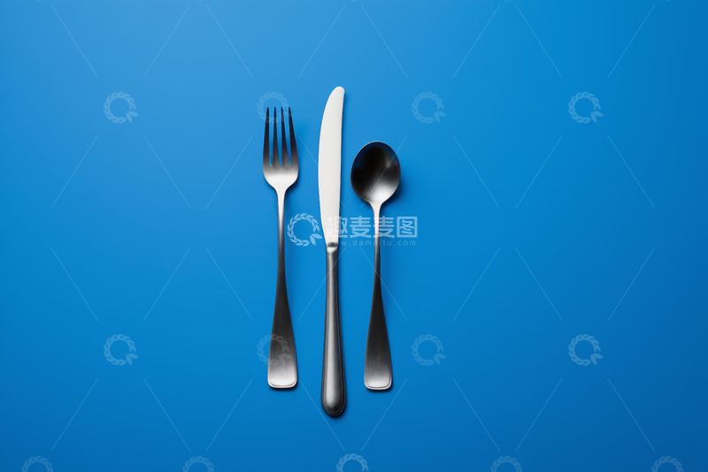 高清大图下载【趣麦麦图】蓝色背景上的餐具组合