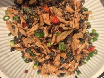 川味螺肉拌饭菜