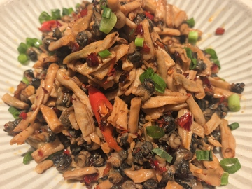 香辣肉丝炒田螺
