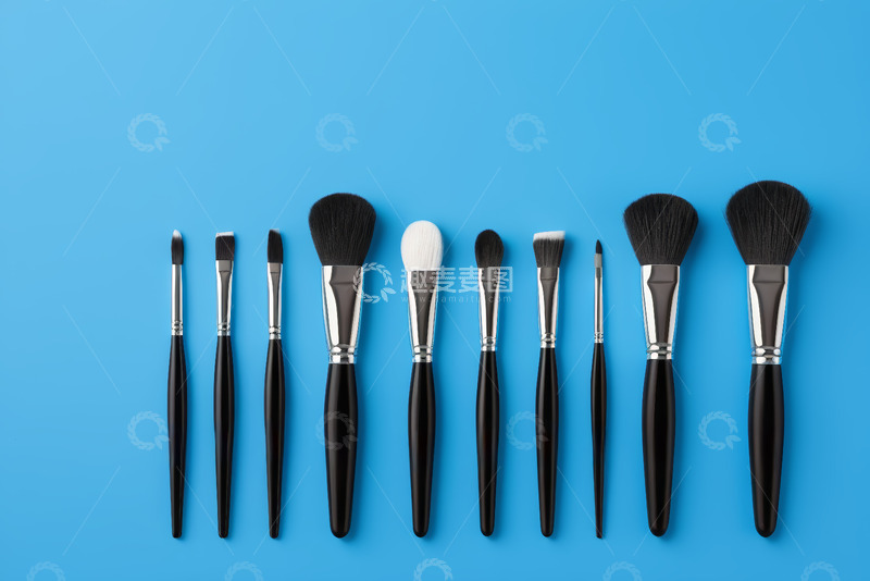 高清大图下载【趣麦麦图】蓝色背景上的化妆刷组合