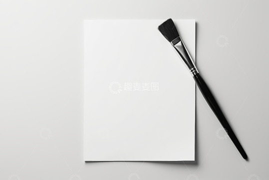 空白纸张与画笔素材