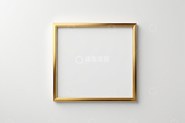 白色背景上的金色方形框架