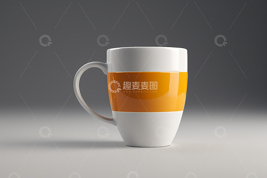 白色带橙色条纹马克杯特写