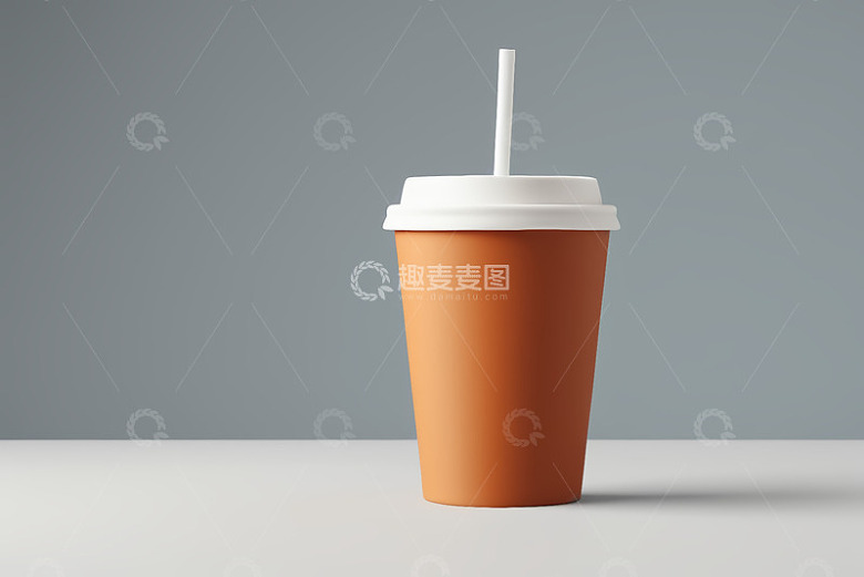 橙色纸杯配白色吸管