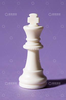 白色国际象棋国王棋子特写