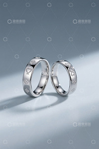 情侣对戒珠宝特写