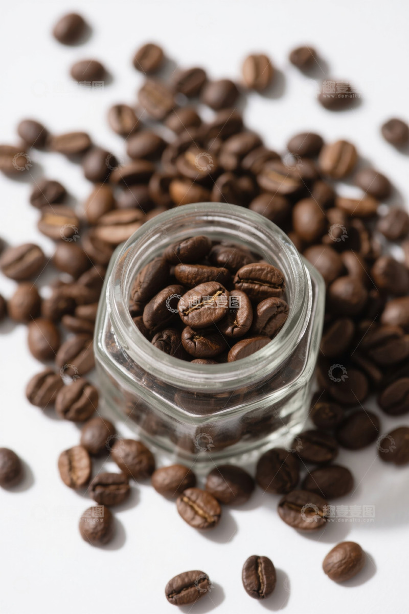高清大图下载【趣麦麦图】玻璃罐内及散落的烘焙咖啡豆