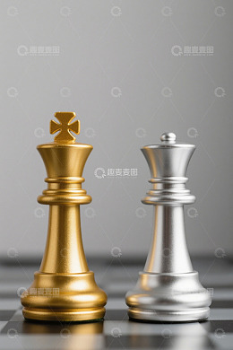 金色银色国际象棋国王棋子
