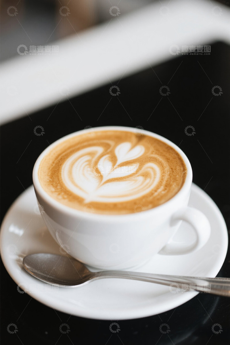 高清大图下载【趣麦麦图】白色杯装拉花咖啡特写