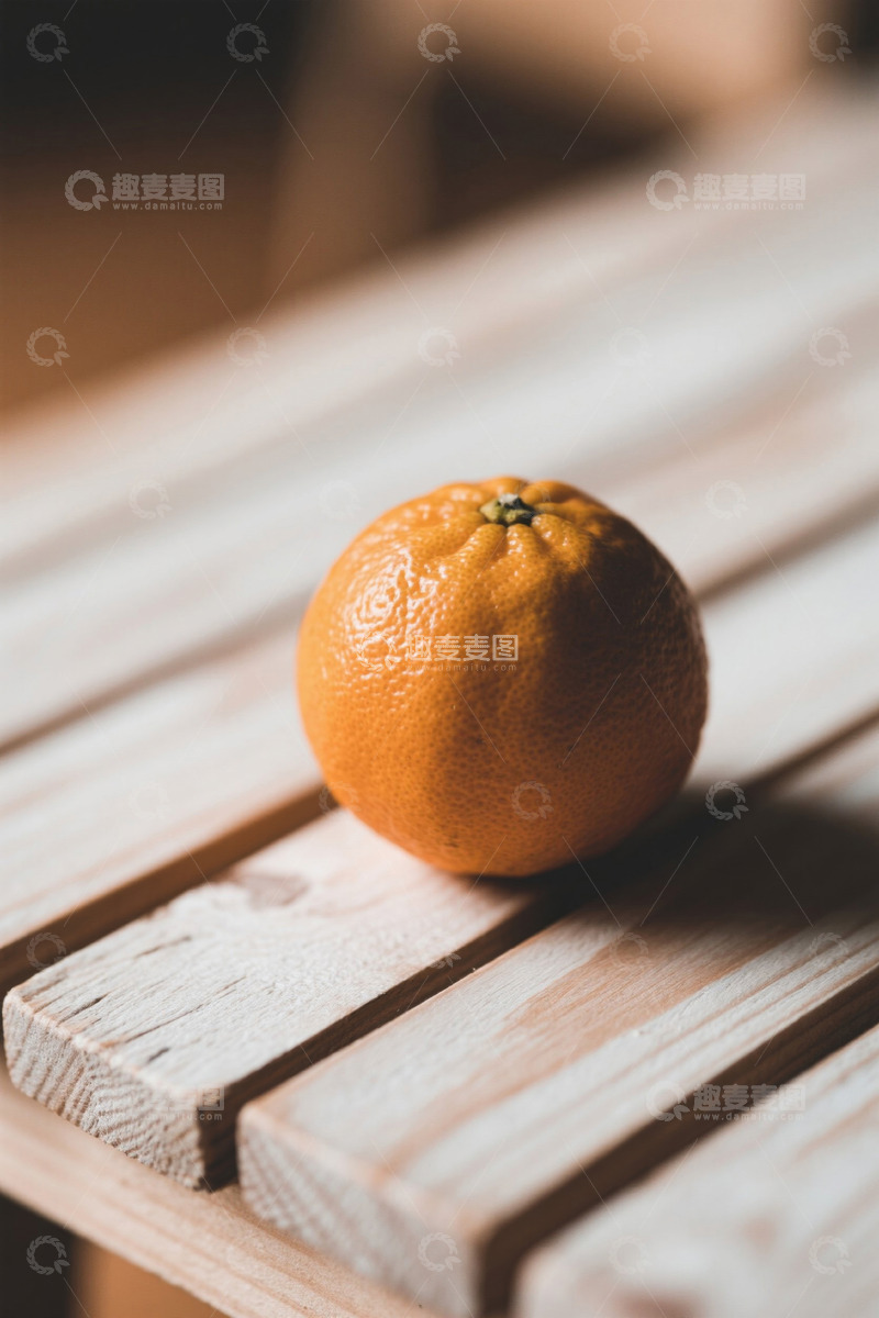 高清大图下载【趣麦麦图】木桌上的新鲜橙子
