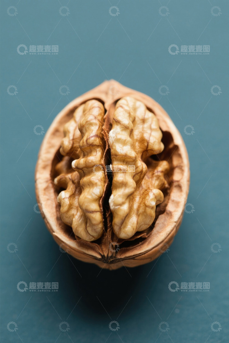 高清大图下载【趣麦麦图】剥开的核桃特写