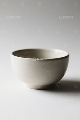 白色陶瓷茶杯静物