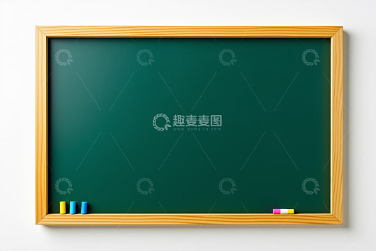 教室空黑板及彩色粉笔