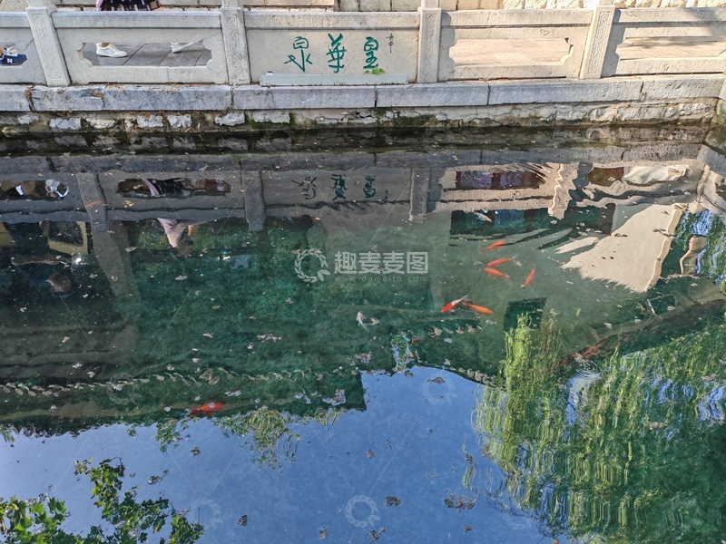 高清大图下载【趣麦麦图】-古桥鱼影风景画