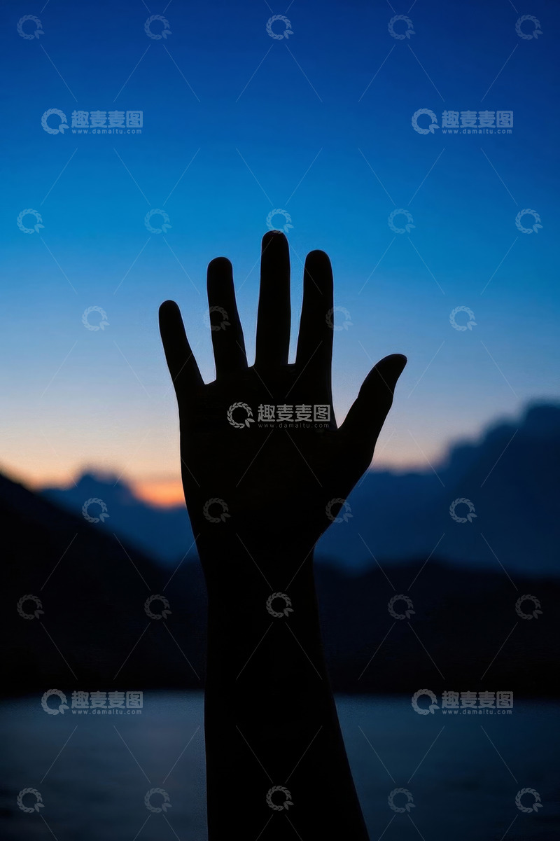 高清大图下载【趣麦麦图】手在黄昏天空下的剪影