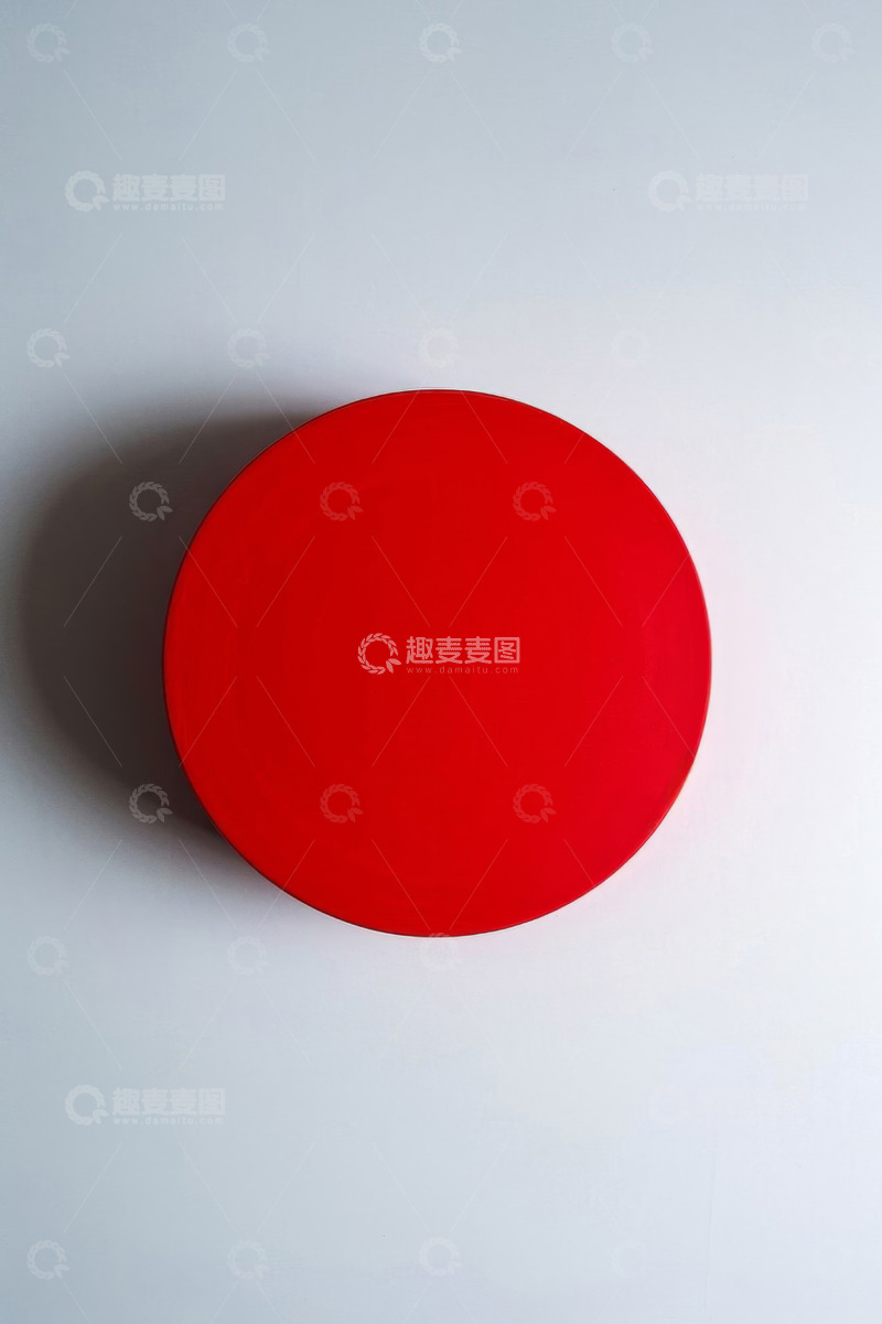 高清大图下载【趣麦麦图】白色背景上的红色圆形物体