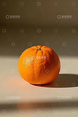 特写单个橙色新鲜橙子