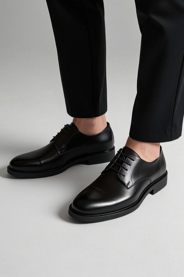 男士黑色皮鞋搭配正装展示