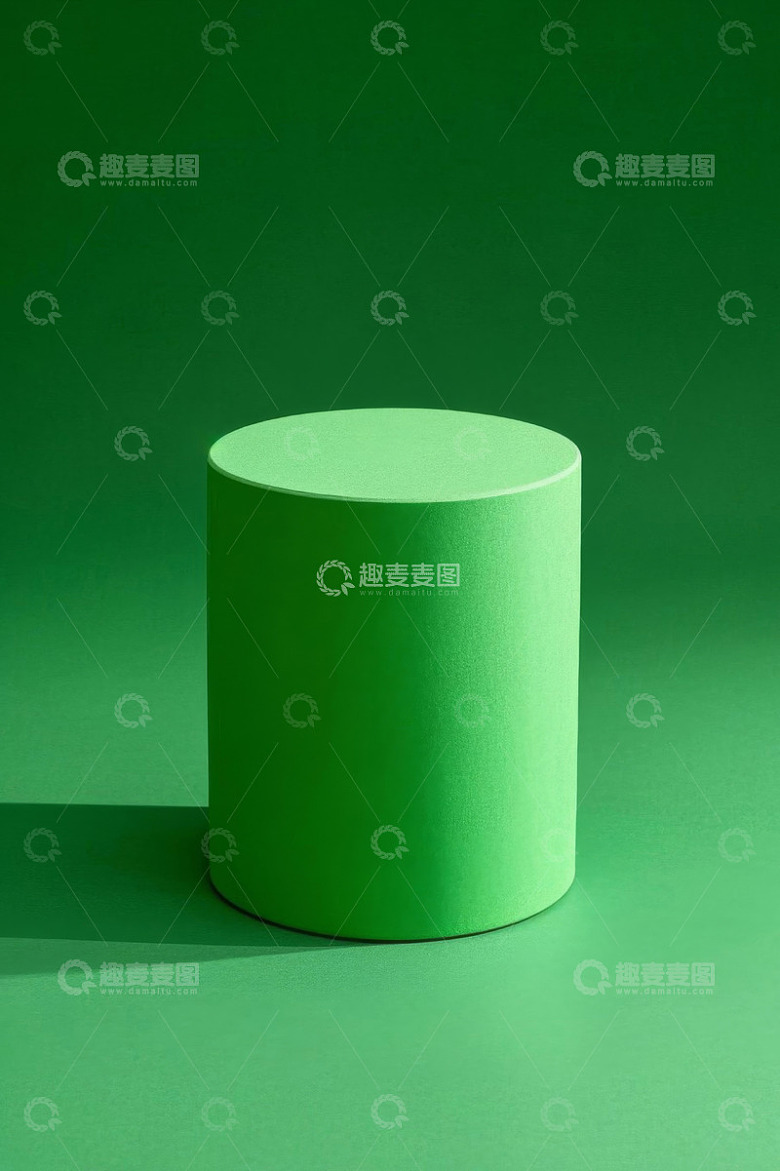 绿色圆柱体展示台