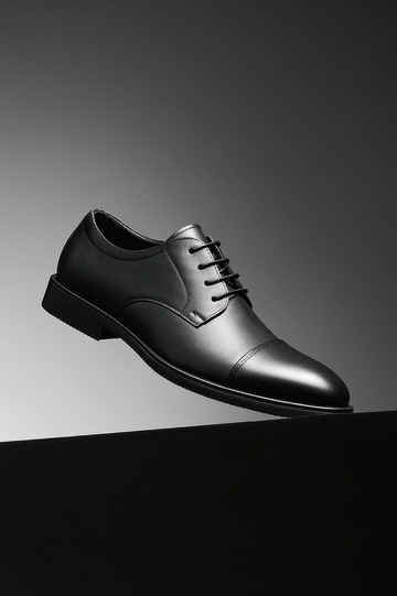 黑色男士皮鞋特写