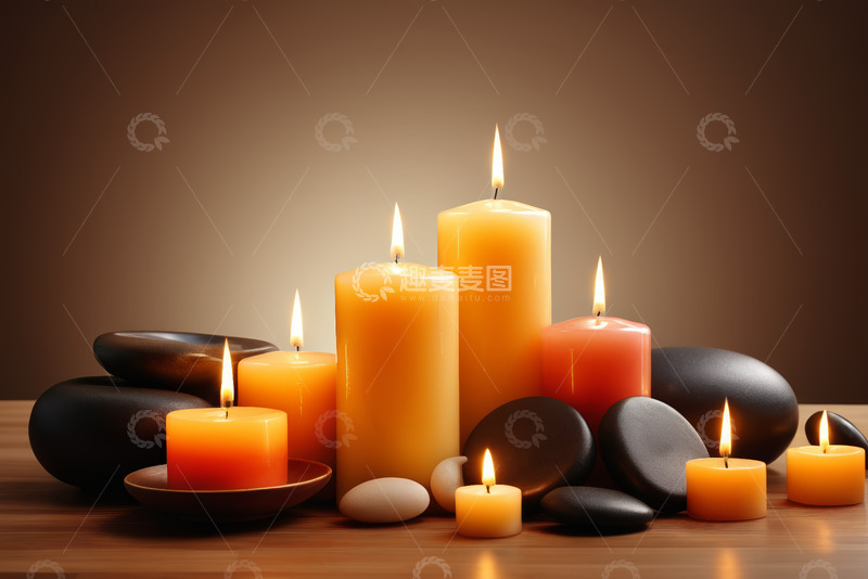 高清大图下载【趣麦麦图】桌上燃烧的蜡烛与鹅卵石