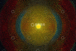 彩色圆点构成的艺术图案