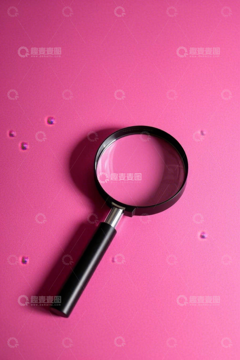 高清大图下载【趣麦麦图】粉色背景上的放大镜特写