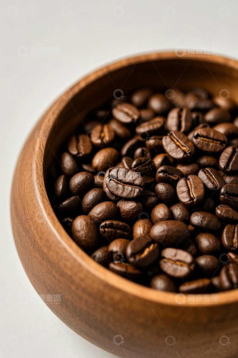 高清大图下载【趣麦麦图】木碗中装满烘焙咖啡豆