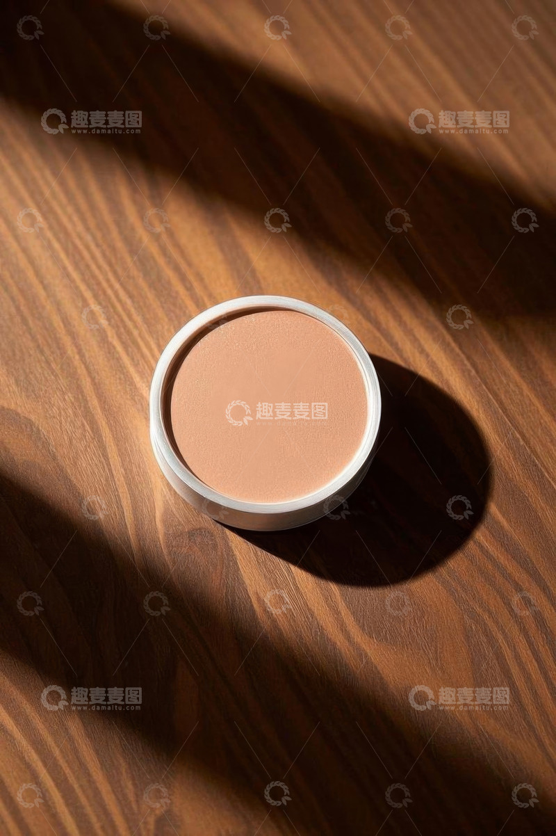 高清大图下载【趣麦麦图】木质背景上的化妆品特写