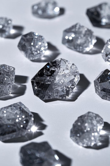 晶莹剔透钻石特写