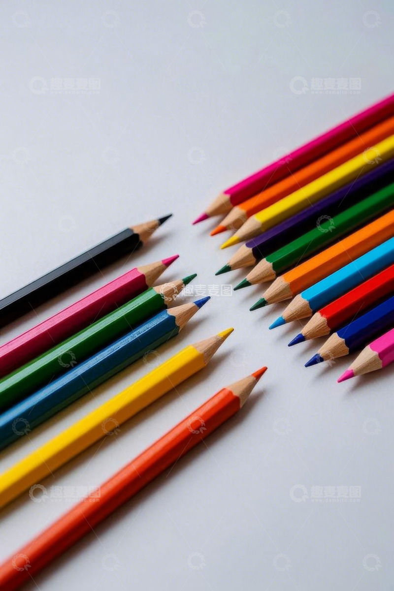高清大图下载【趣麦麦图】彩色铅笔整齐排列特写