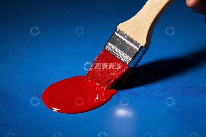 高清大图下载【趣麦麦图】手持画笔涂抹红色油漆