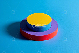 彩色圆形几何物体堆叠